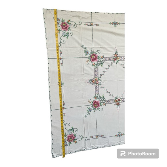 •Cotton Hand Embroidered Cross Stitch tablecloth and napkins set - Picture 9 of 10
